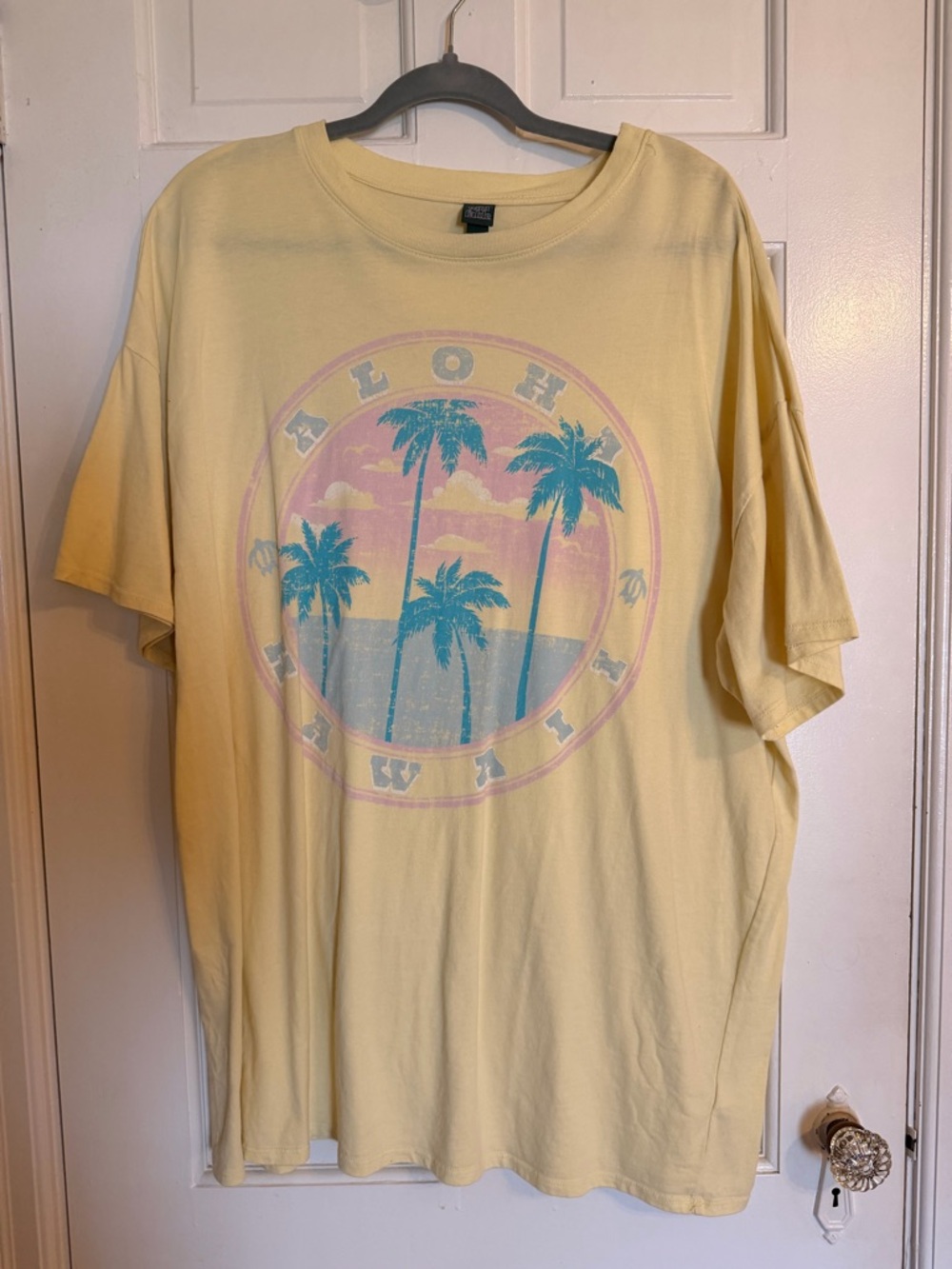 Graphic Tee 🌴